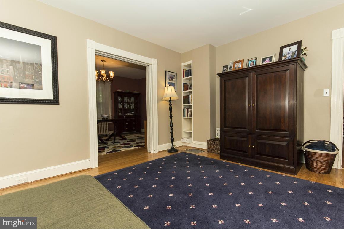 720 St Johns Road Baltimore, MD 21210 - Photo 11 of 25 Living Room