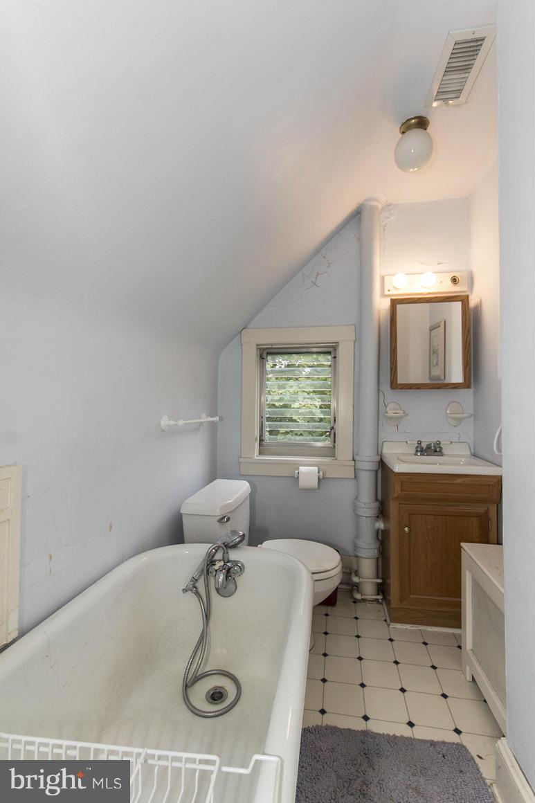 720 St Johns Road Baltimore, MD 21210 - Photo 24 of 25 Bath