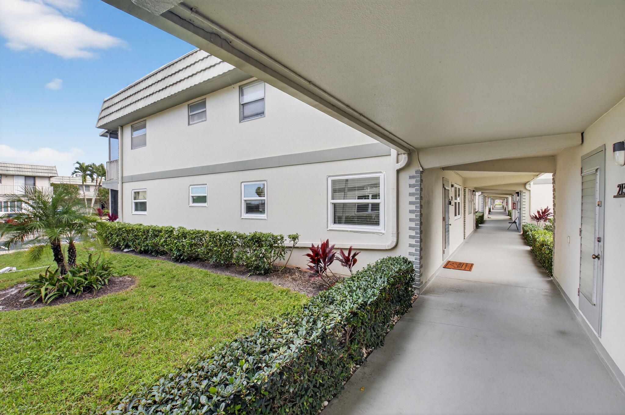 212 Monaco Way Delray Beach, FL 33446 - Photo 2 of 108 2-web-or-mls-DSC_6990