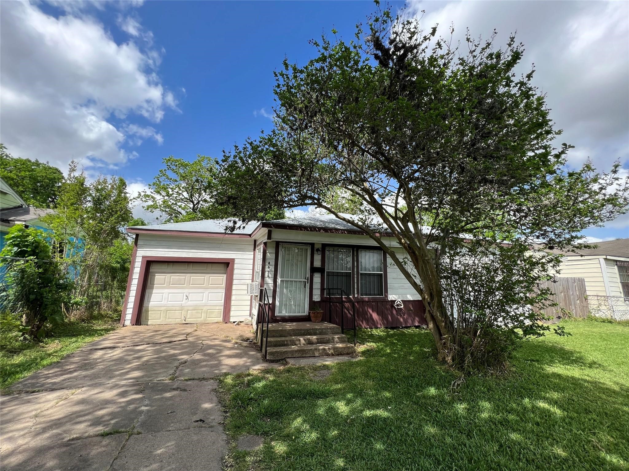 4623 Perry Street Houston, TX 77021 - Photo 2 of 9
