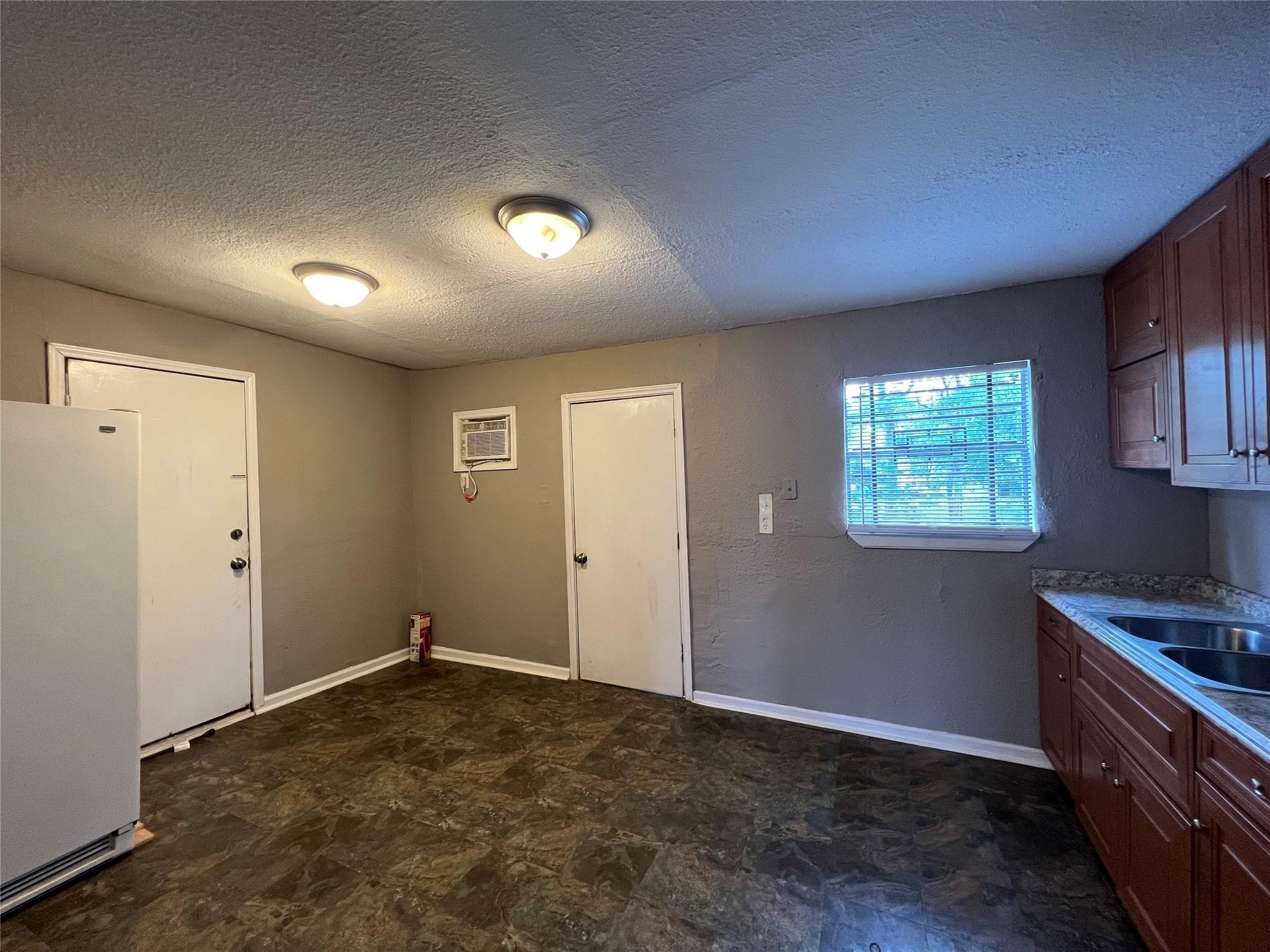 4623 Perry Street Houston, TX 77021 - Photo 5 of 9