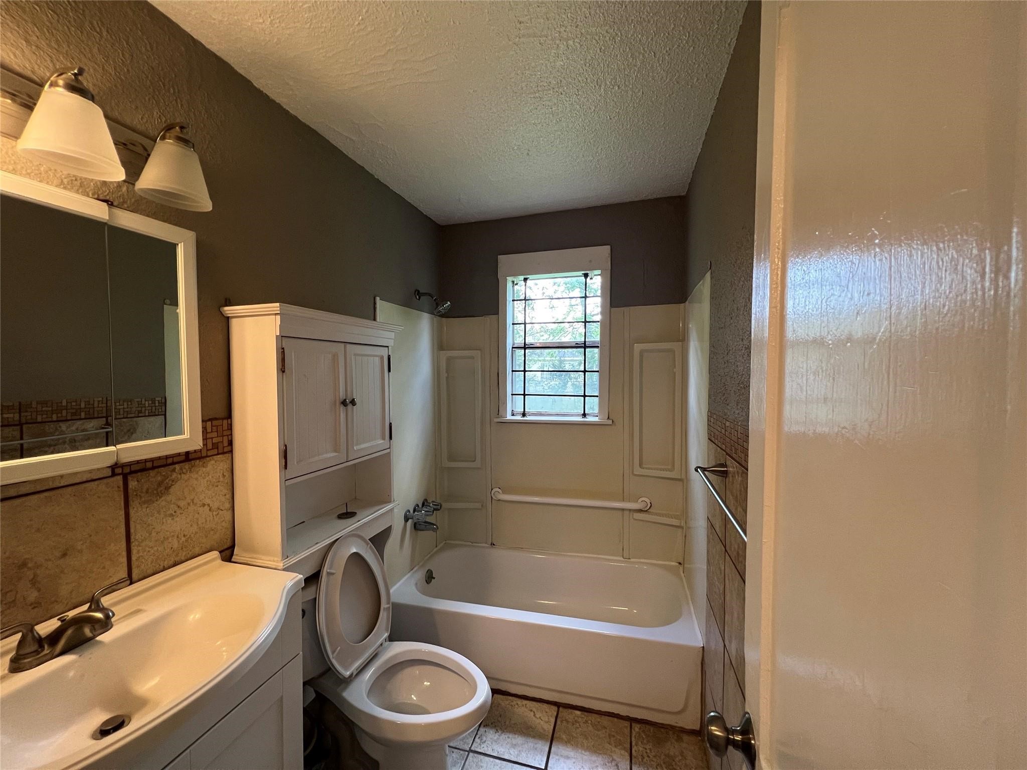 4623 Perry Street Houston, TX 77021 - Photo 7 of 9