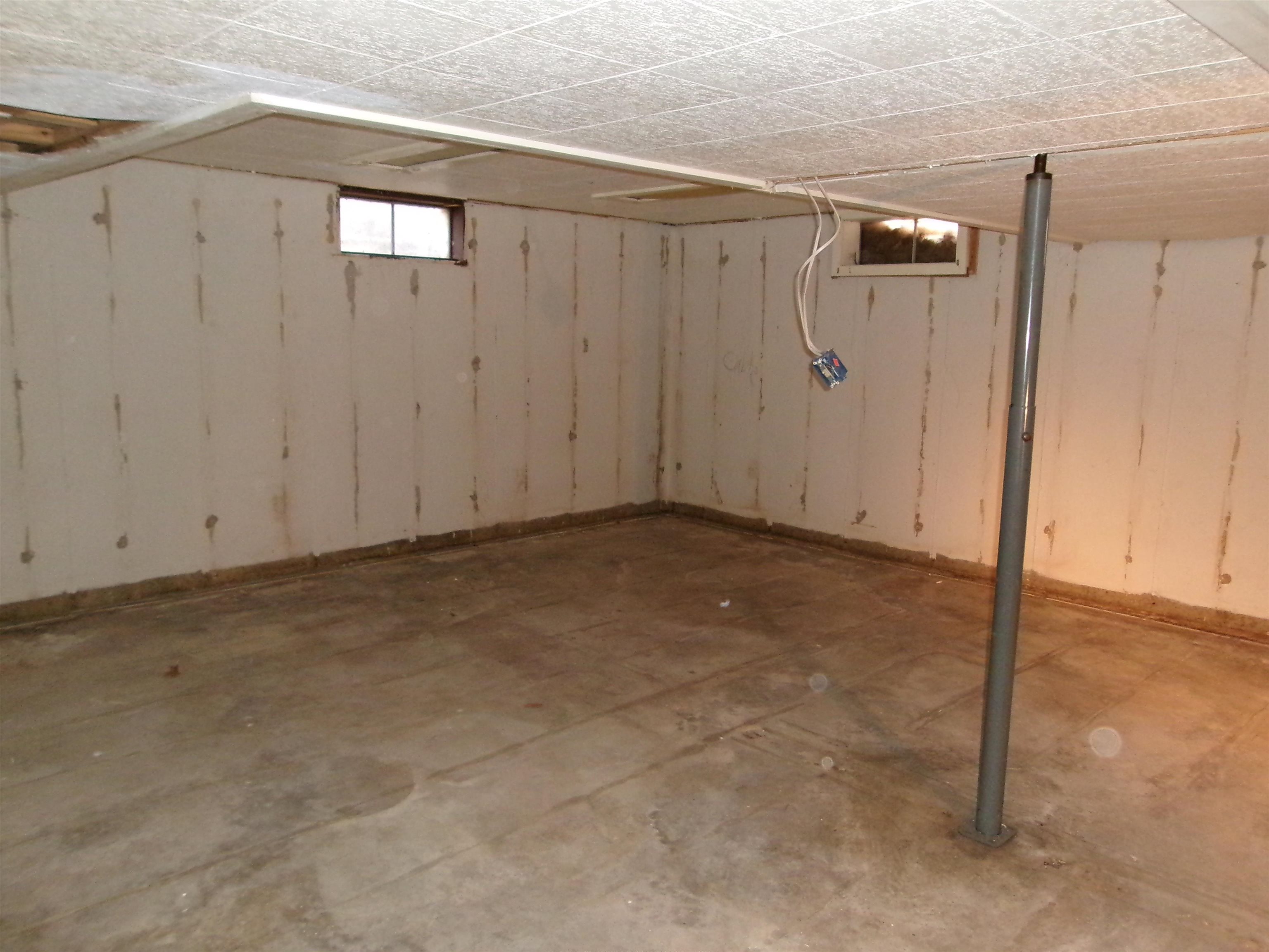 2517 Rock Street Peru, IL 61354 - Photo 10 of 12 a view of an empty room