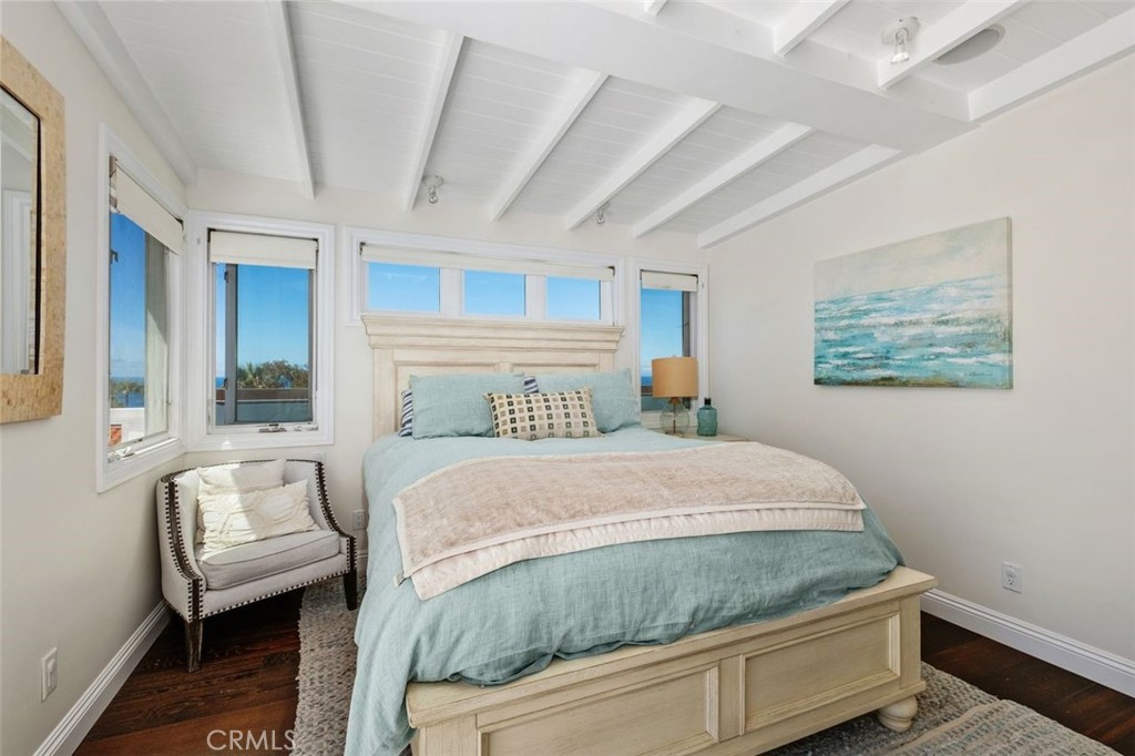 263 Upland Road Laguna Beach, CA 92651 - Photo 27 of 56 Primary bedroom