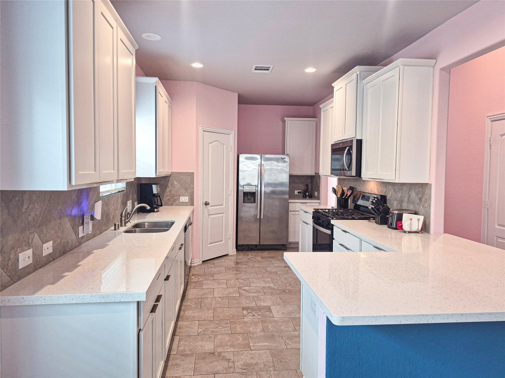 104 Cullen Street Angleton, TX 77515 - Photo 2 of 25