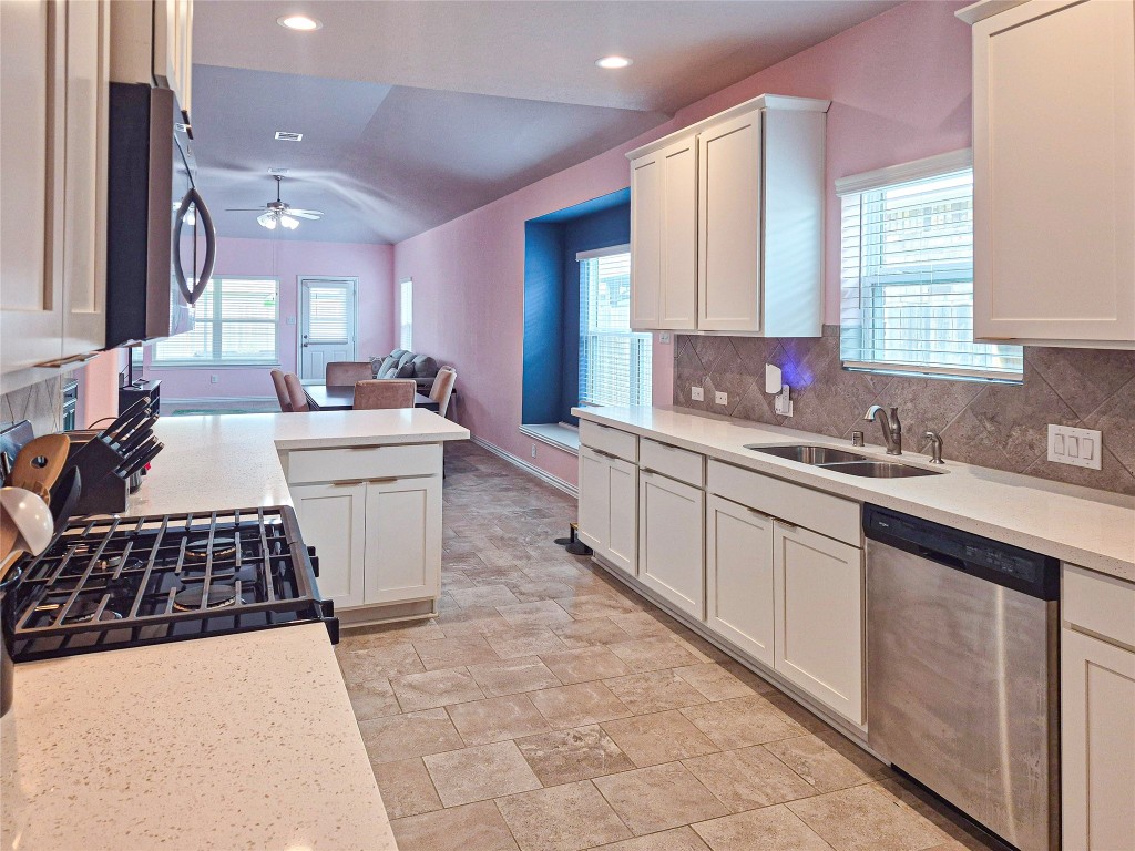 104 Cullen Street Angleton, TX 77515 - Photo 3 of 25