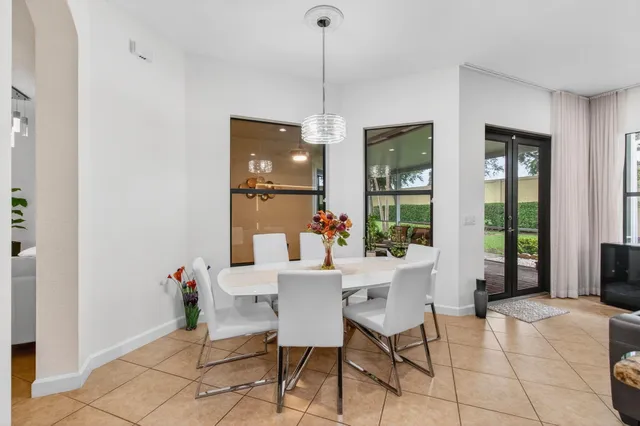 a view of a livingroom with furniture and sitting area