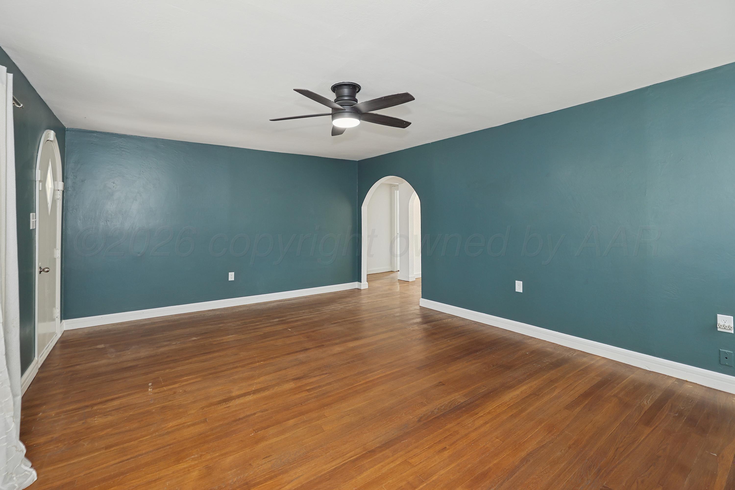 4249 Southwest 12th Avenue Amarillo, TX 79106 - Photo 7 of 25 7-Living Area