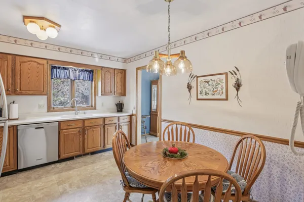 $599,000 | 2500 Pinto Trail, McFarland, WI 53558