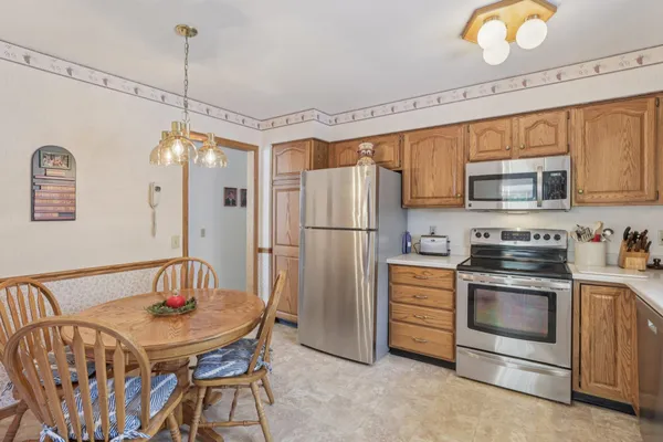 $575,000 | 2500 Pinto Trail, McFarland, WI 53558