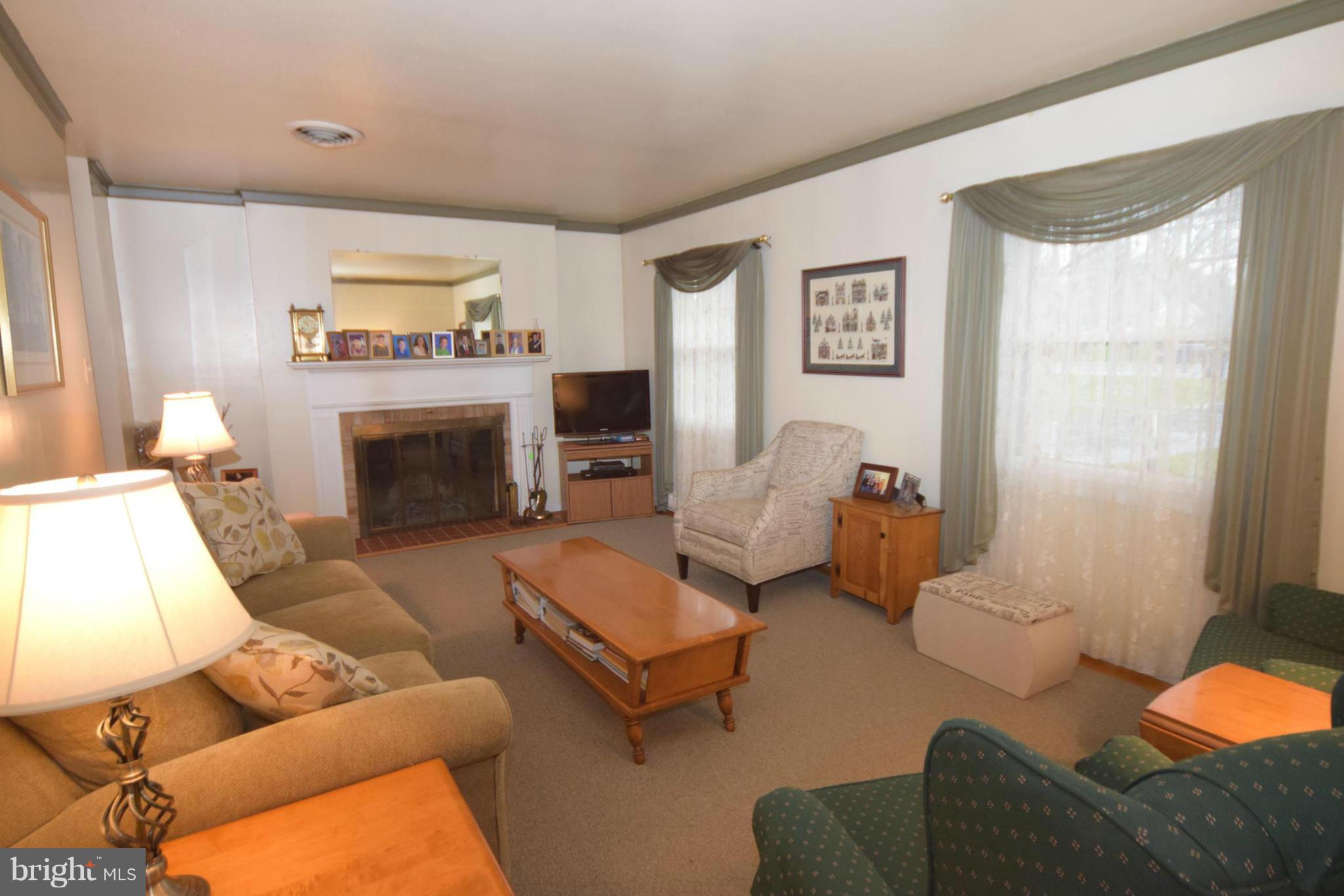 7938 Yellow Springs Road Frederick, MD 21702 - Photo 3 of 18 Living Room