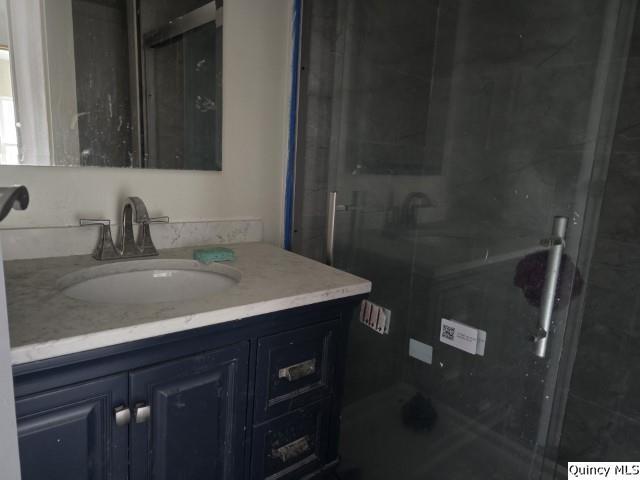 820 Center Street Carthage, IL 62321 - Photo 15 of 26