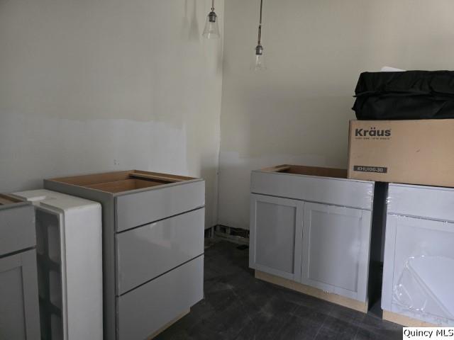 820 Center Street Carthage, IL 62321 - Photo 10 of 26