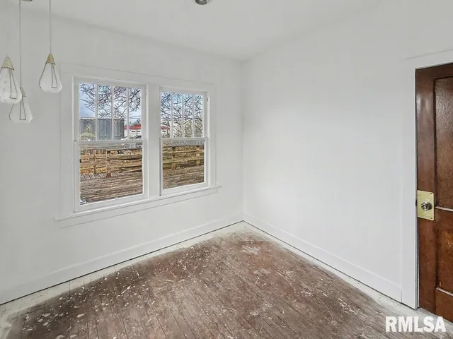 $159,900 | 113-115 McCann Street, Benton, IL 62812