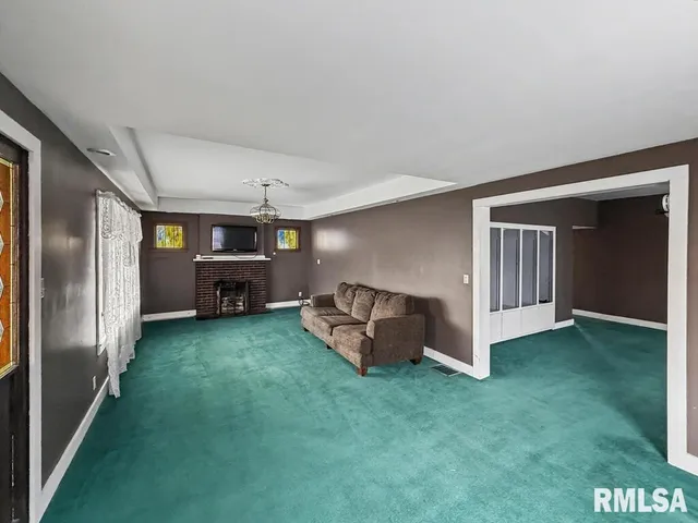 $159,900 | 113-115 McCann Street, Benton, IL 62812