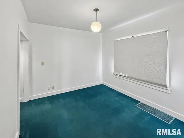 $159,900 | 113-115 McCann Street, Benton, IL 62812