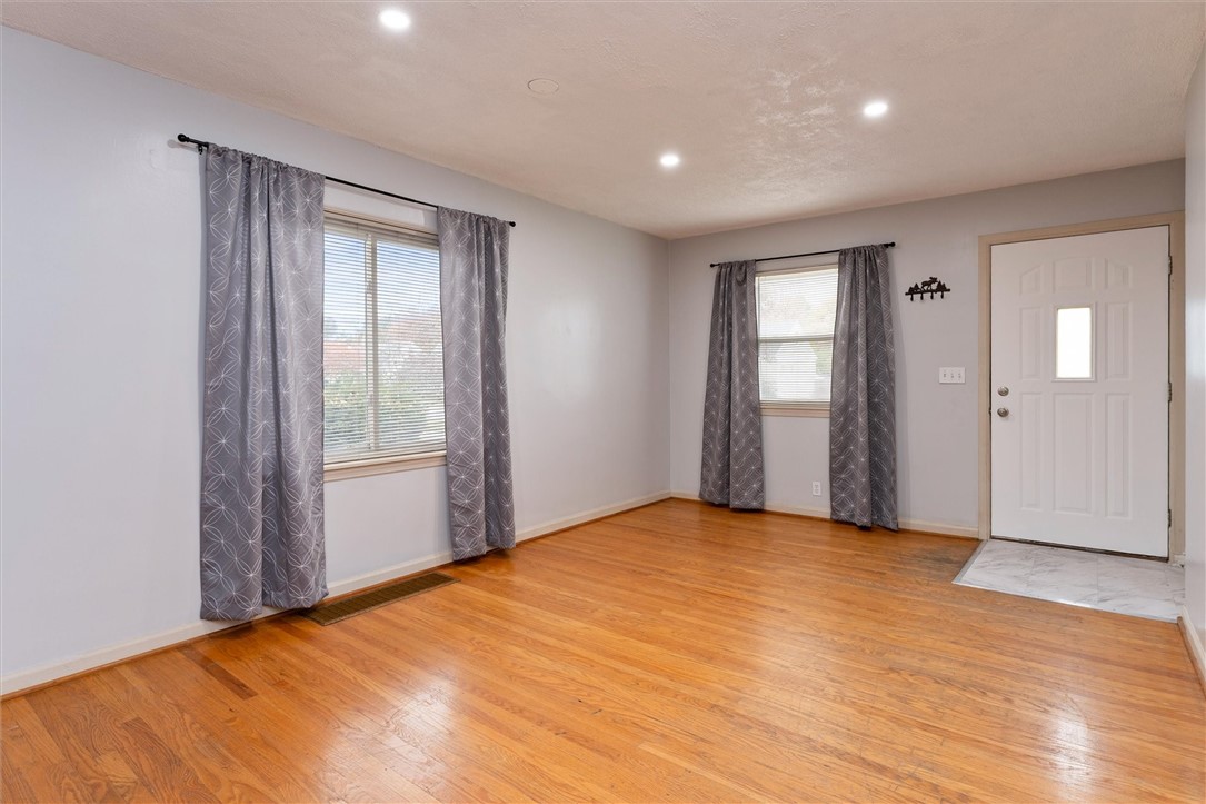 1159 Britton Road Greece, NY 14616 - Photo 7 of 47