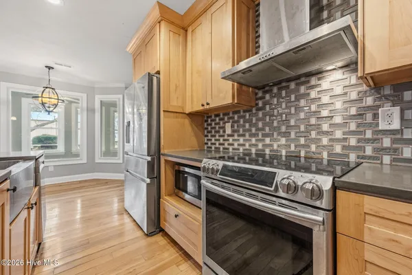 $525,000 | 594 Whitestocking Road, Burgaw, NC 28425