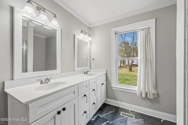 $525,000 | 594 Whitestocking Road, Burgaw, NC 28425