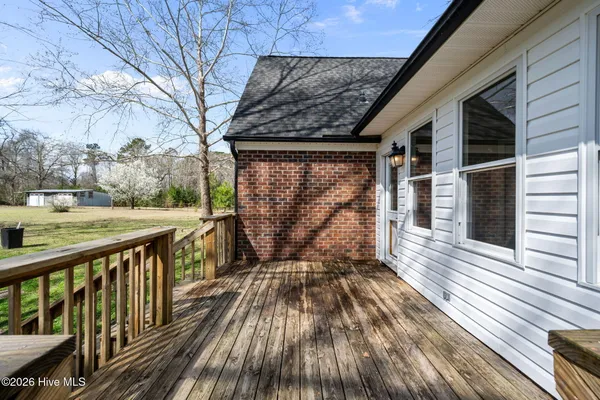 $525,000 | 594 Whitestocking Road, Burgaw, NC 28425