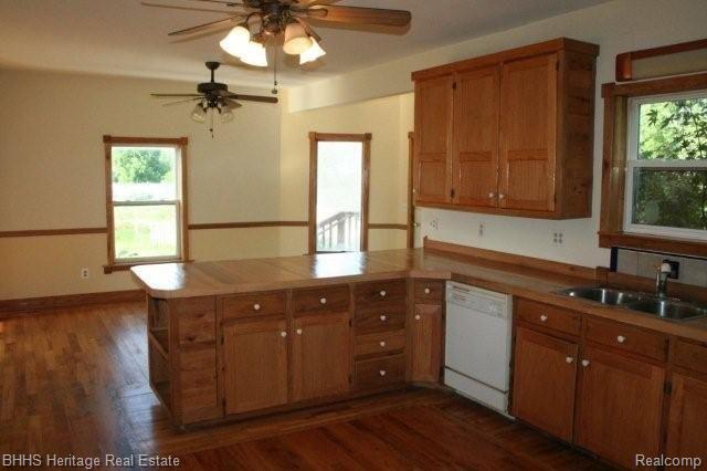 582 Elliott Road Fowlerville, MI 48836 - Photo 11 of 20 Kitchen