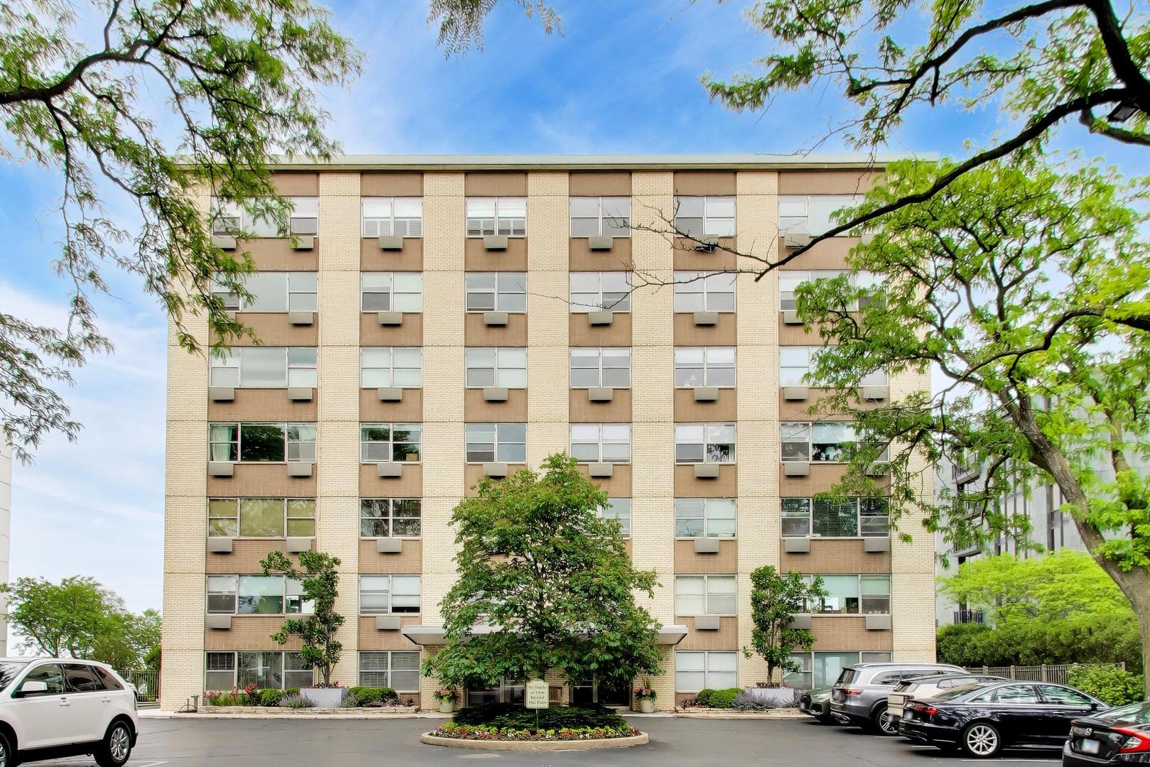 1440 Sheridan Road, Unit 706 Wilmette, IL 60091 - Photo 3 of 23