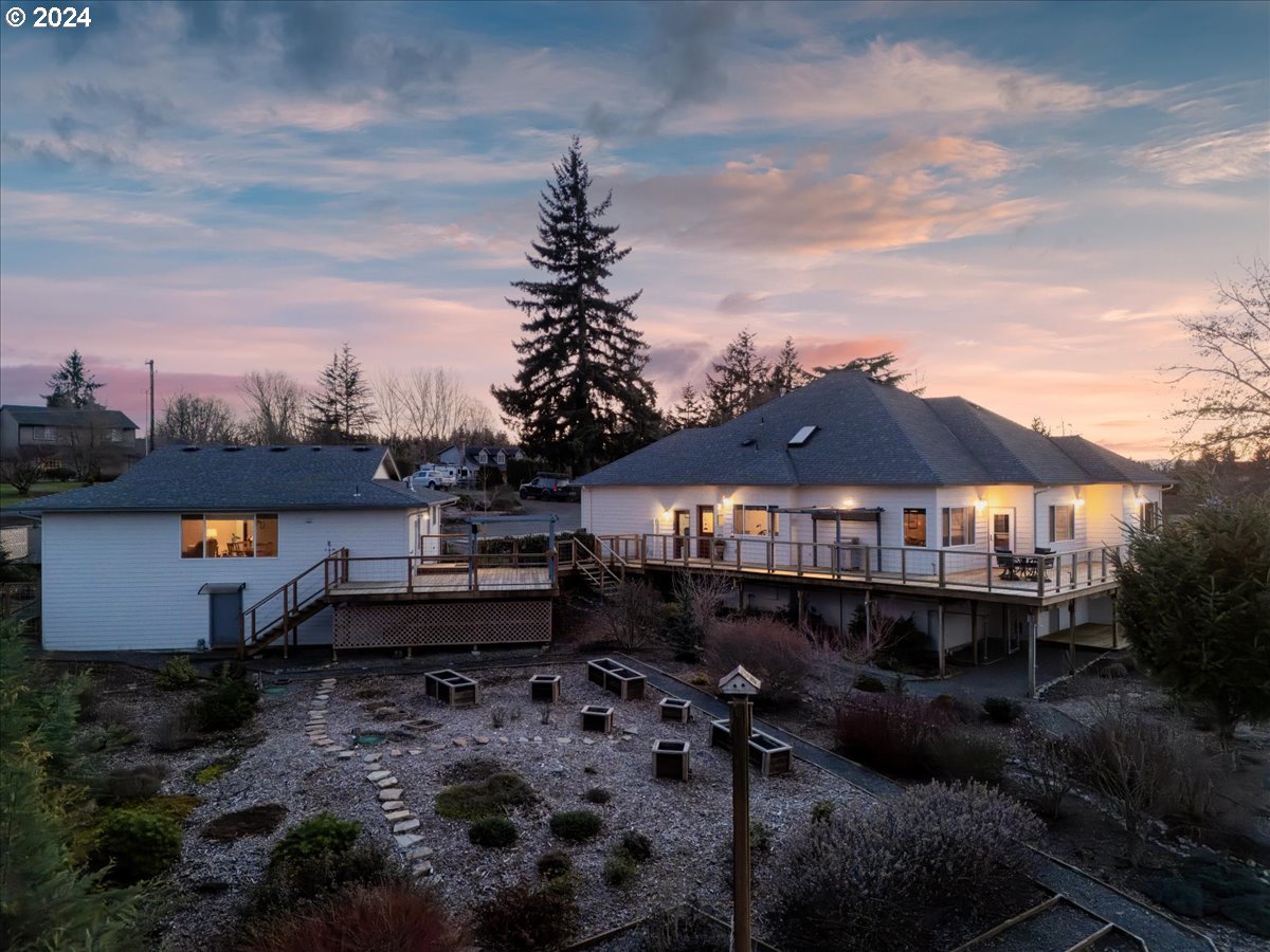 706 Northwest 189th Street Ridgefield, WA 98642 - Photo 33 of 43 Exterior