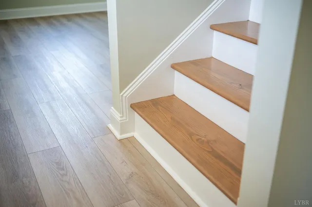 an empty room with window and windows