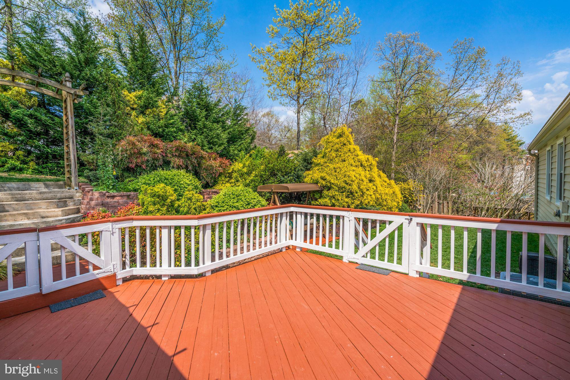 8112 Viola Street Springfield, VA 22152 - Photo 24 of 28 Spacious deck