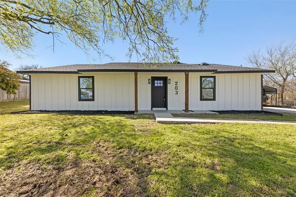 $315,000 | 203 Redbird Court, Cleburne, TX 76058