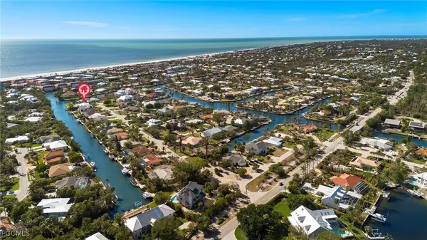 $2,200,000 | 930 Kings Crown Drive, Sanibel, FL 33957