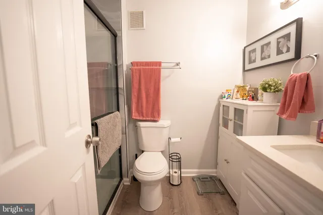 $1,800 | 15 Pickering Court, Unit 1502, Germantown, MD 20874