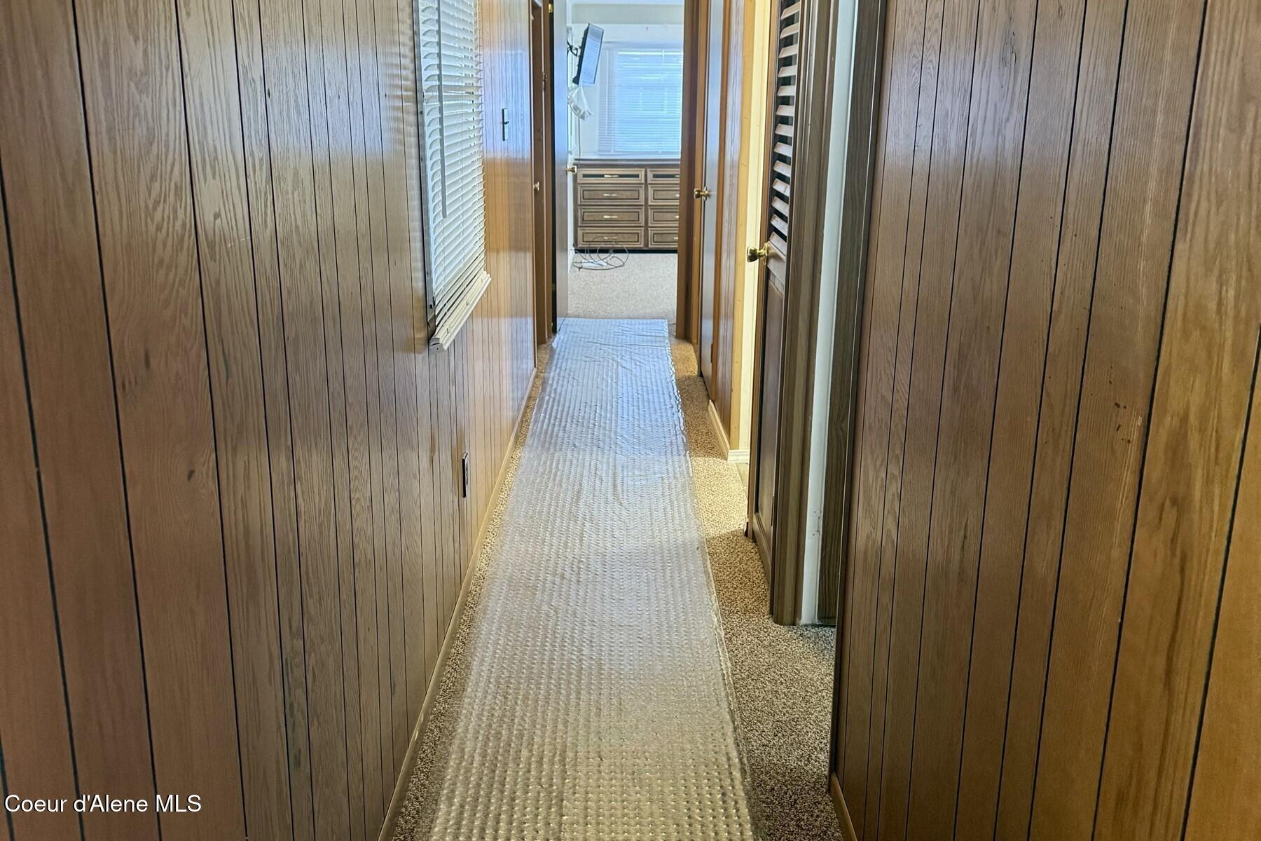 8570 North Hayden Pines Way Hayden, ID 83835 - Photo 20 of 38 Hallway