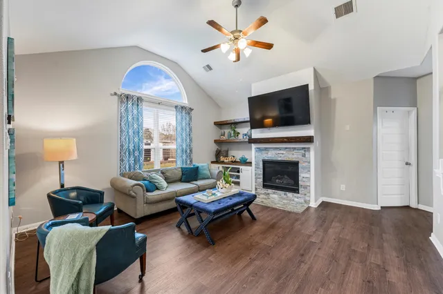 $335,000 | 9962 Norhill Heights Lane, Brookshire, TX 77423