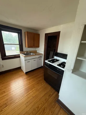 $895 | 515-4 West Kirkwood Avenue, Bloomington, IN 47404