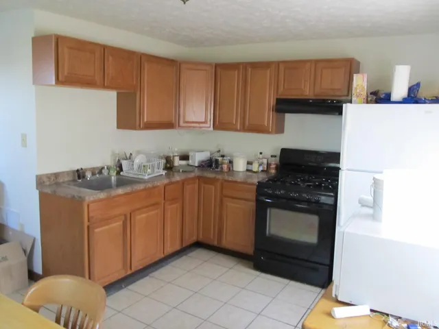 $895 | 515-4 West Kirkwood Avenue, Bloomington, IN 47404