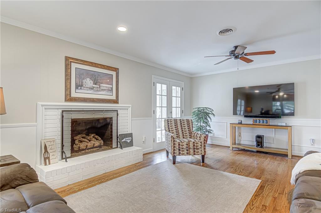 305 Pine Ridge Drive High Point, NC 27262 - Photo 3 of 35 From foyer, this large den welcomes you to home.