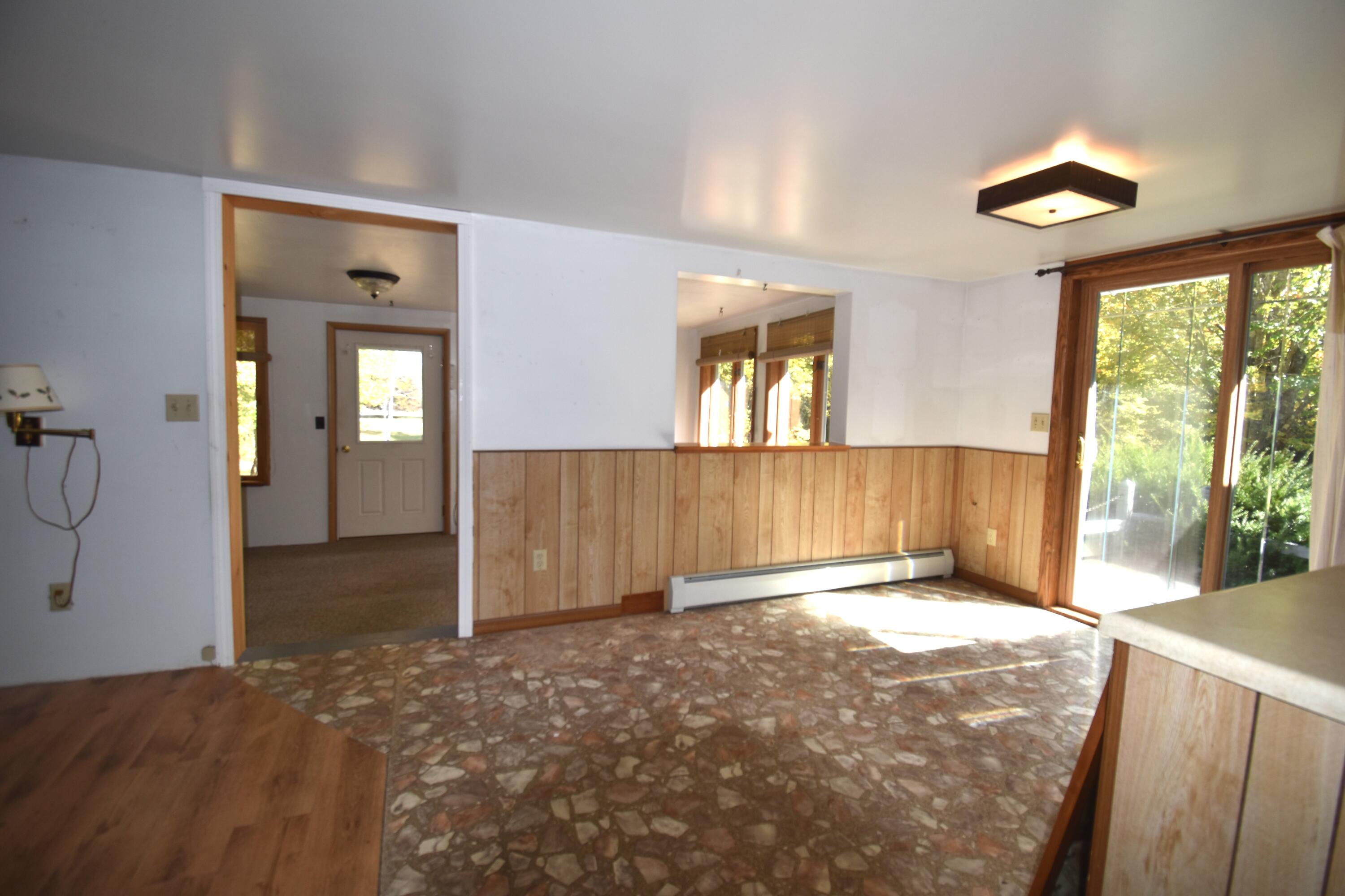 87 Mountain Road St. Albans, ME 04971 - Photo 20 of 25 dining area