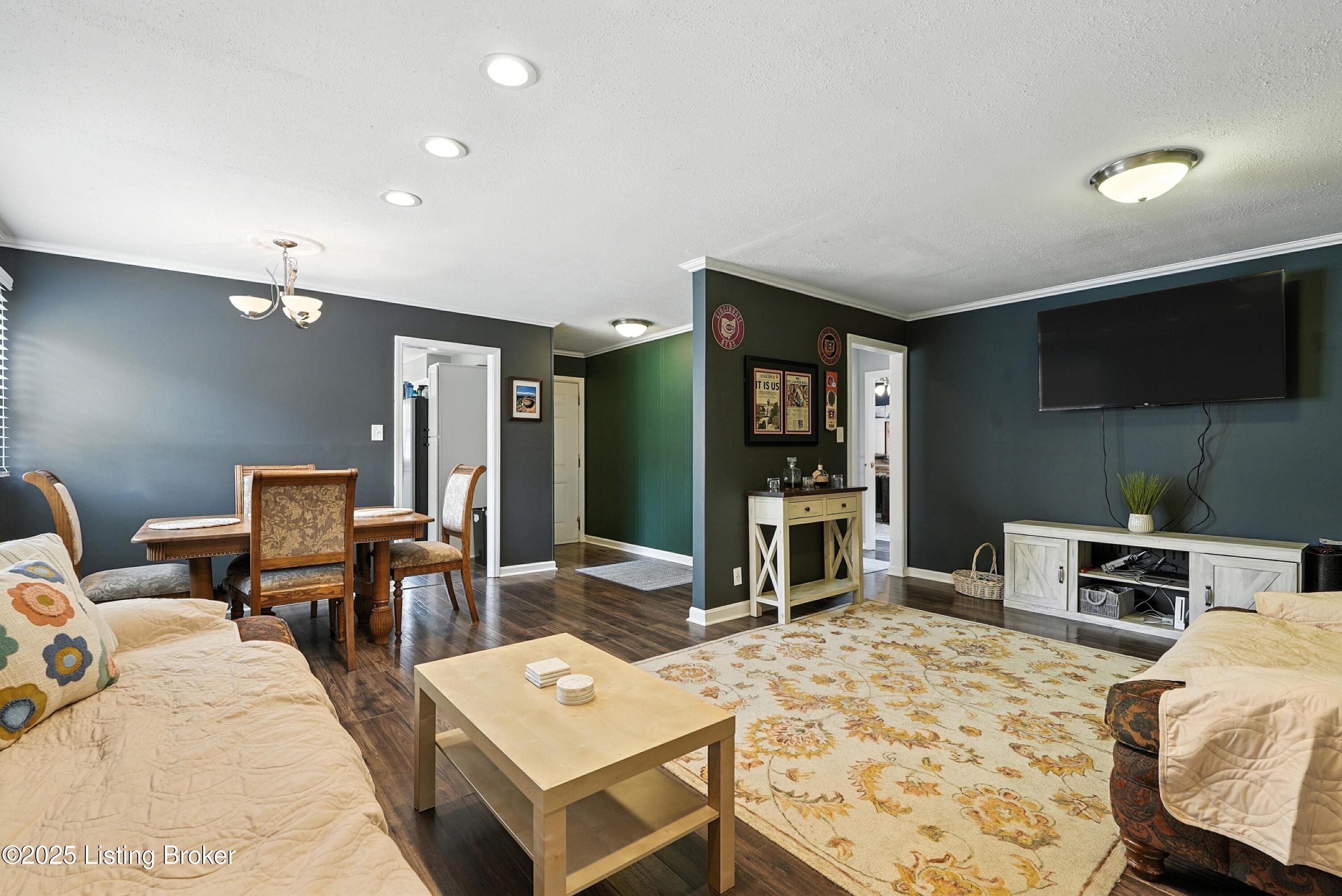 3119 Radiance Road Louisville, KY 40220 - Photo 2 of 26 10_3119radiance_louisvillerealestatemedi