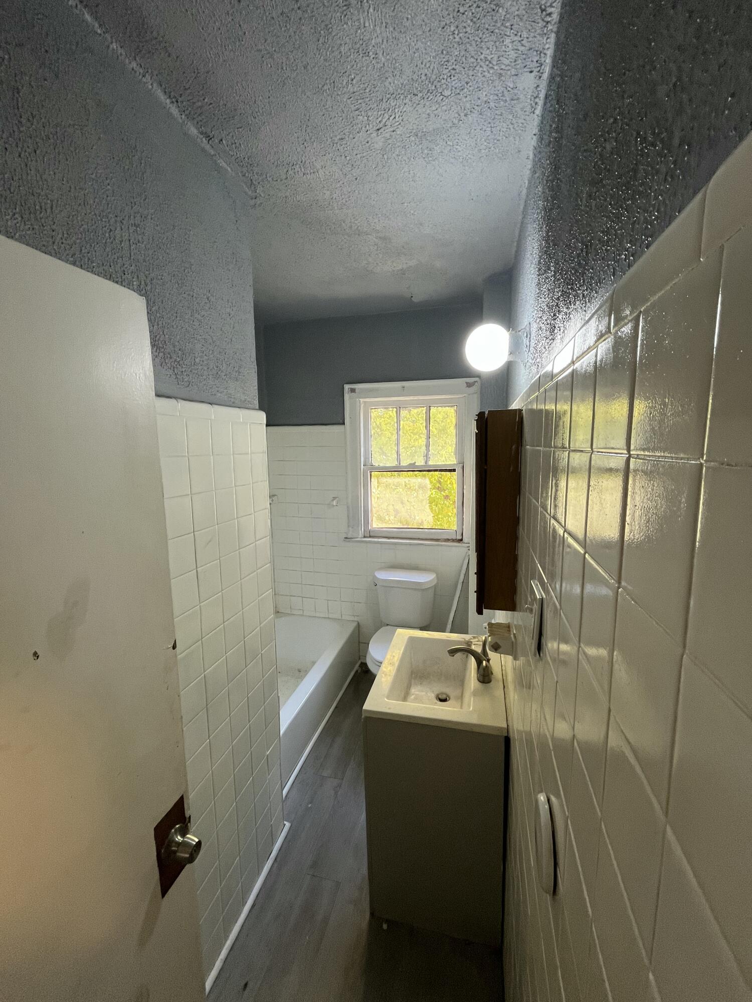 2922 Fullerton Avenue Detroit, MI 48238 - Photo 18 of 29 Unit 2 bathroom updated