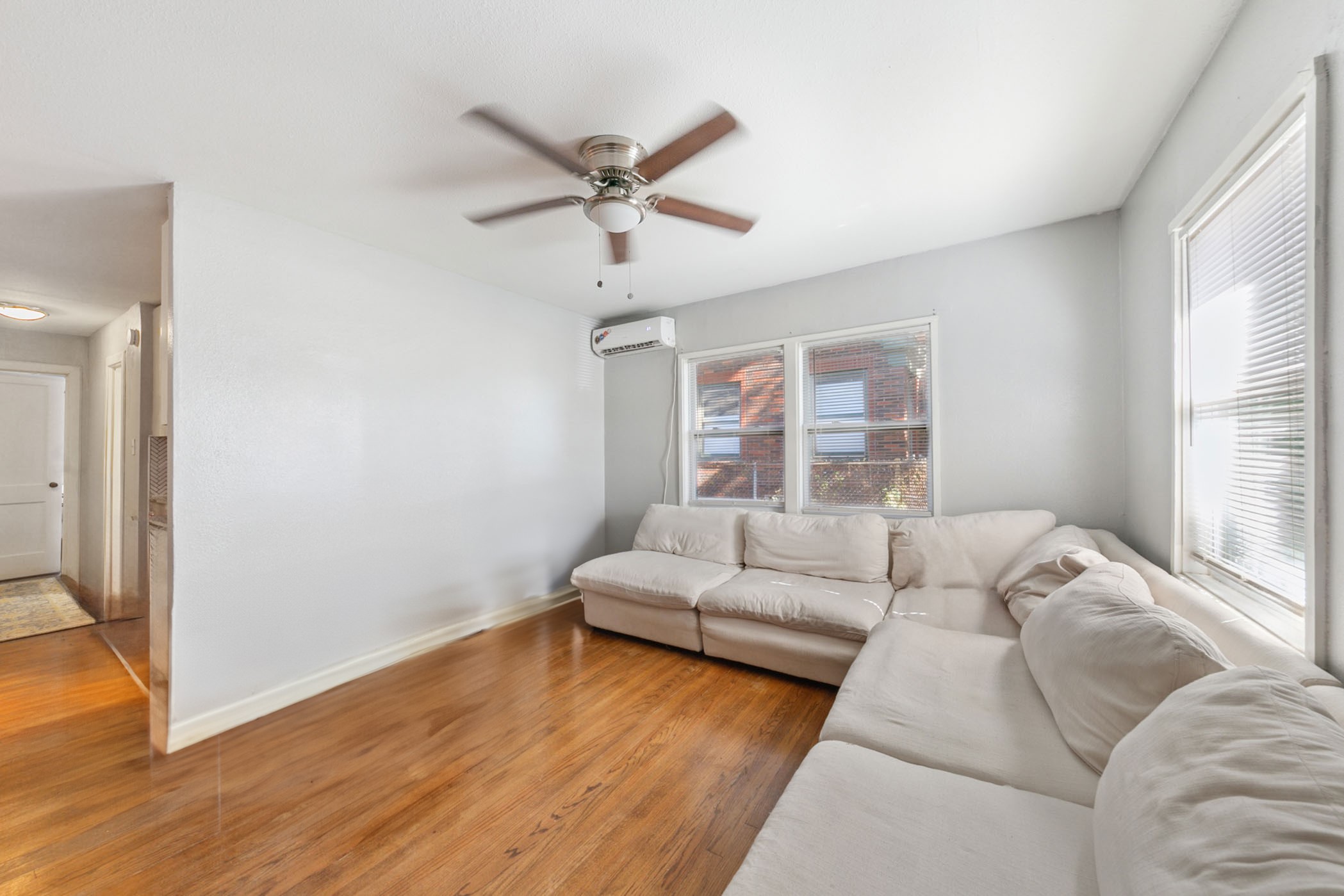 4427 Jefferson Street Houston, TX 77023 - Photo 5 of 23