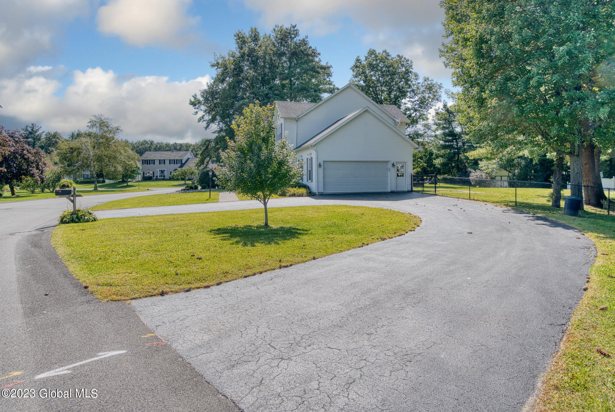 417 Deer Path Rotterdam, NY 12306 - Photo 3 of 46 007-417-Deer-Path