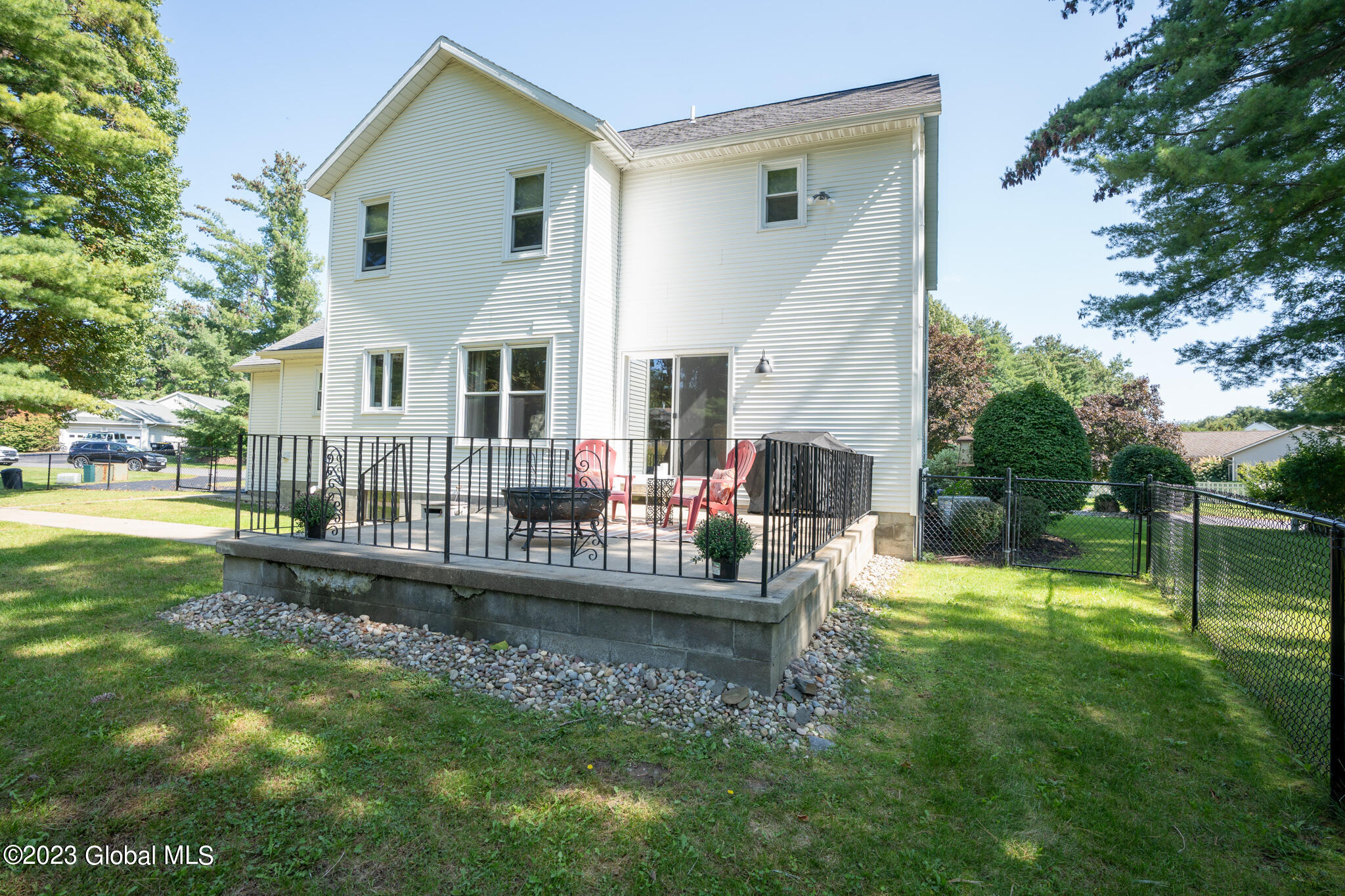 417 Deer Path Rotterdam, NY 12306 - Photo 7 of 46 107-417-Deer-Path