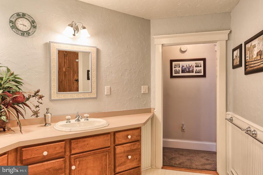 505 Central Manor Road Lancaster, PA 17603 - Photo 40 of 80