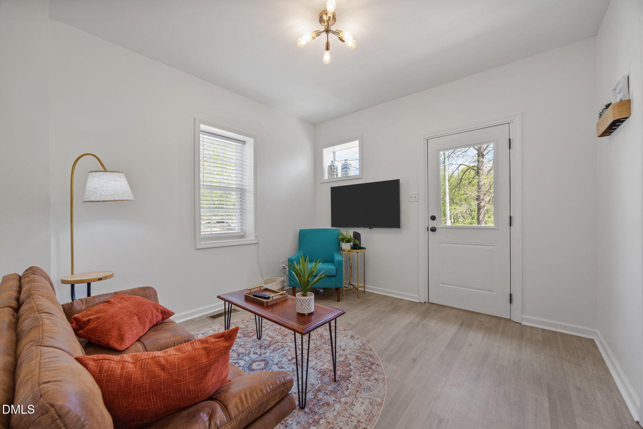 509 Cape Avenue Raleigh, NC 27601 - Photo 6 of 46 23-web-or-mls-IMG_6926