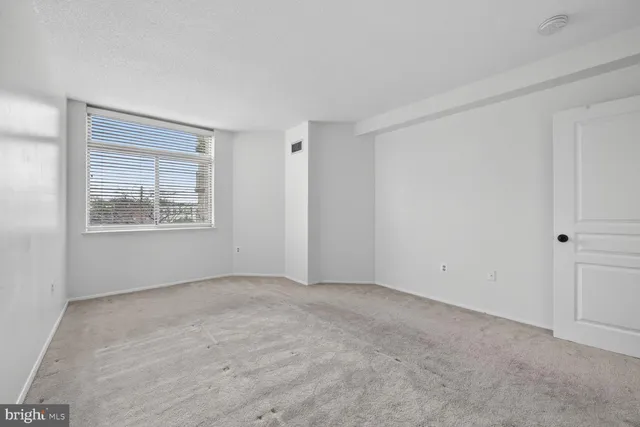 $2,850 | 7111 Woodmont Avenue, Unit 309, Bethesda, MD 20815