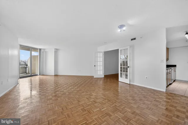 $2,850 | 7111 Woodmont Avenue, Unit 309, Bethesda, MD 20815