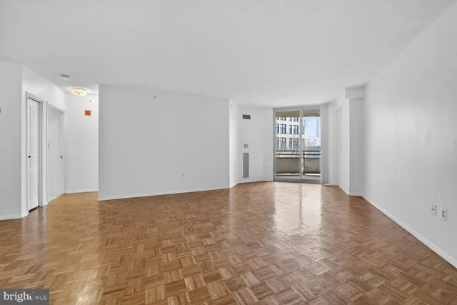 $2,850 | 7111 Woodmont Avenue, Unit 309, Bethesda, MD 20815