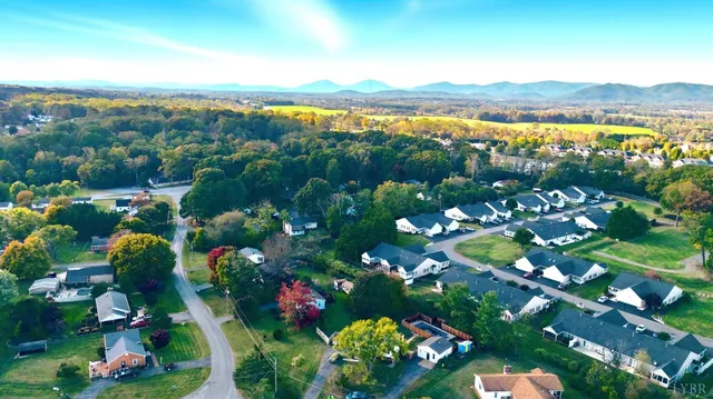 $315,000 | 102 North Woodfin Court, Forest, VA 24551