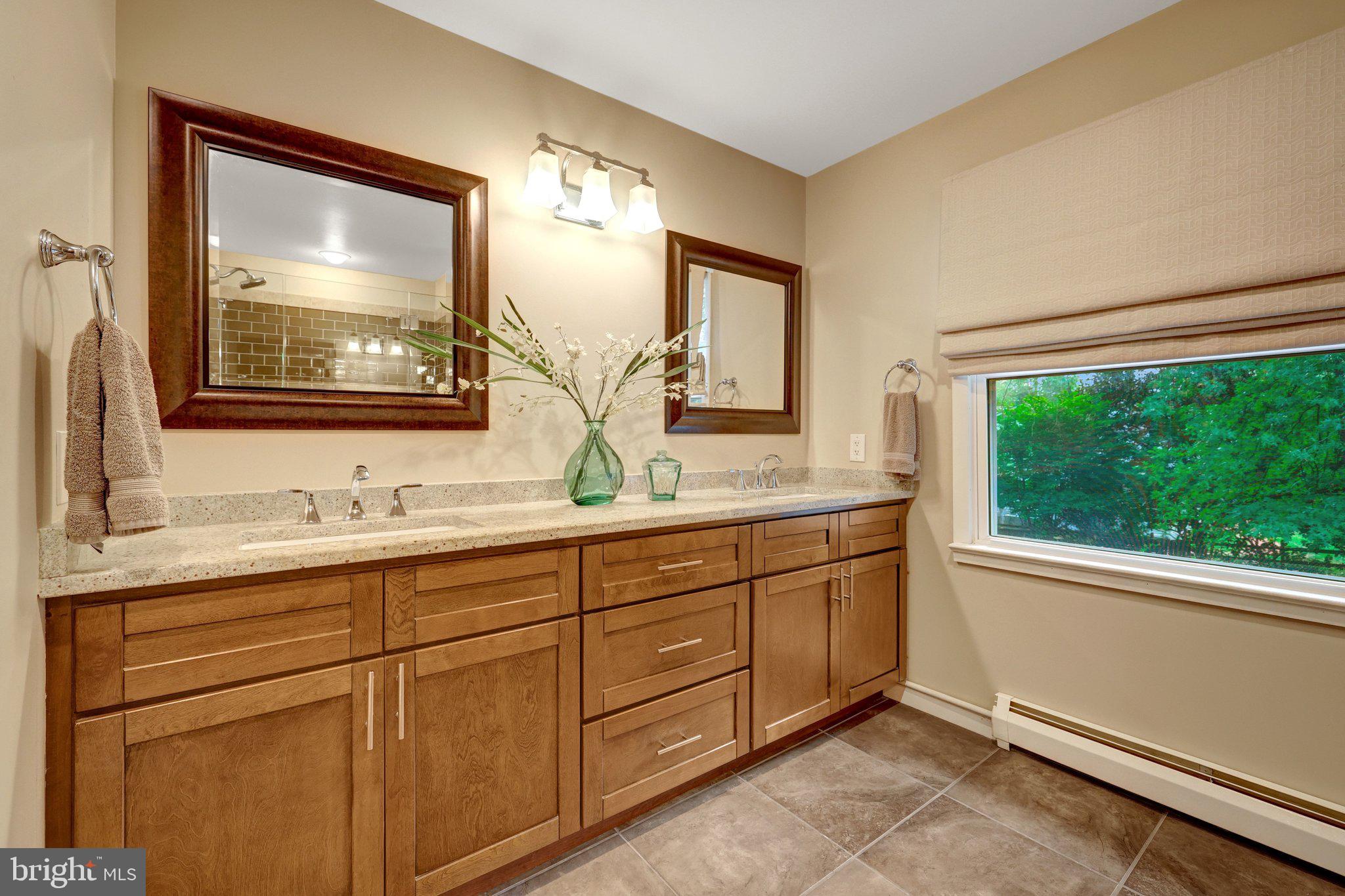 10015 Saddle Road Vienna, VA 22181 - Photo 50 of 95 Updated Upper level hall bathroom